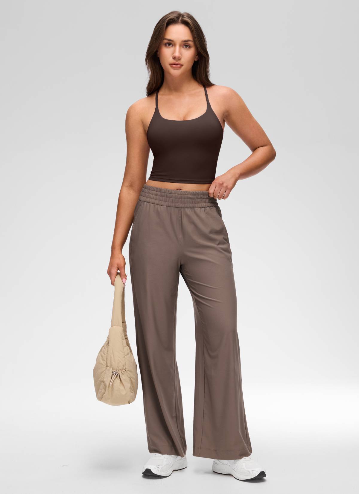 CRZ YOGA レディース Butterluxe Uネック ツイストクロスバック ブラパッド付きタンクトップ ホットファッジブラウン