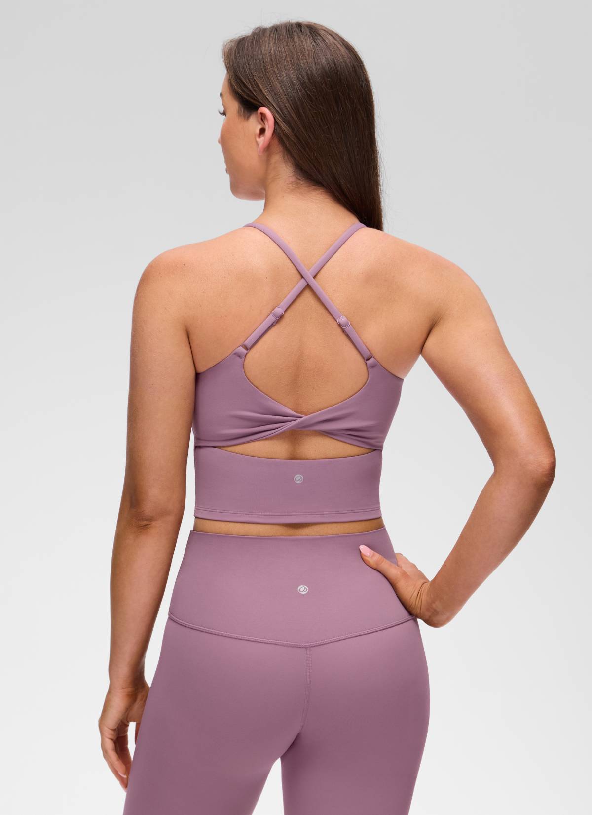 CRZ YOGA レディース Butterluxe Uネック ツイストクロスバック ブラパッド付きタンクトップ ライトラベンダー