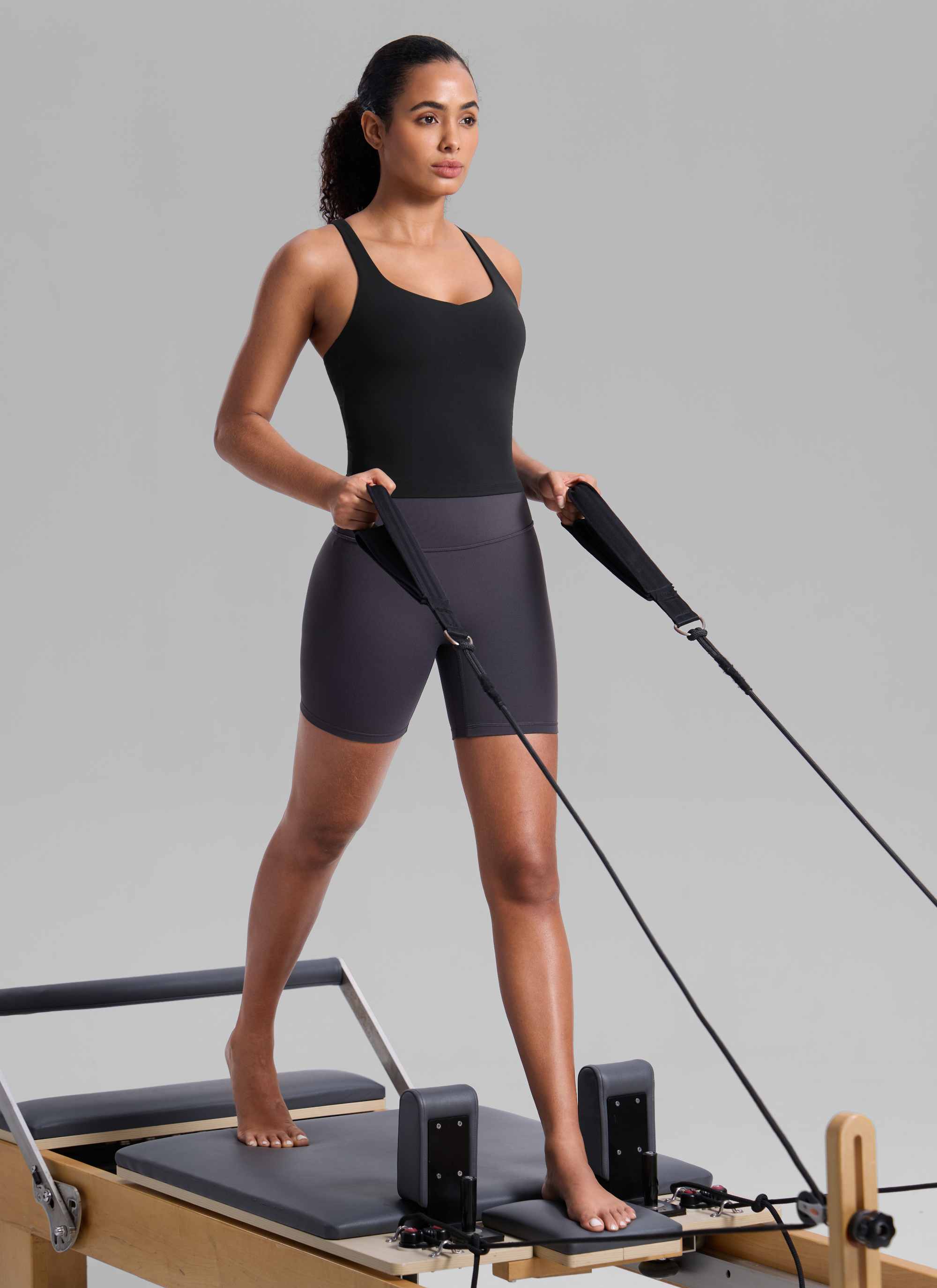 CRZ YOGA レディースButterlift ワークアウト Vネック レーサーバック ブラ付きタンクトップ ブラック