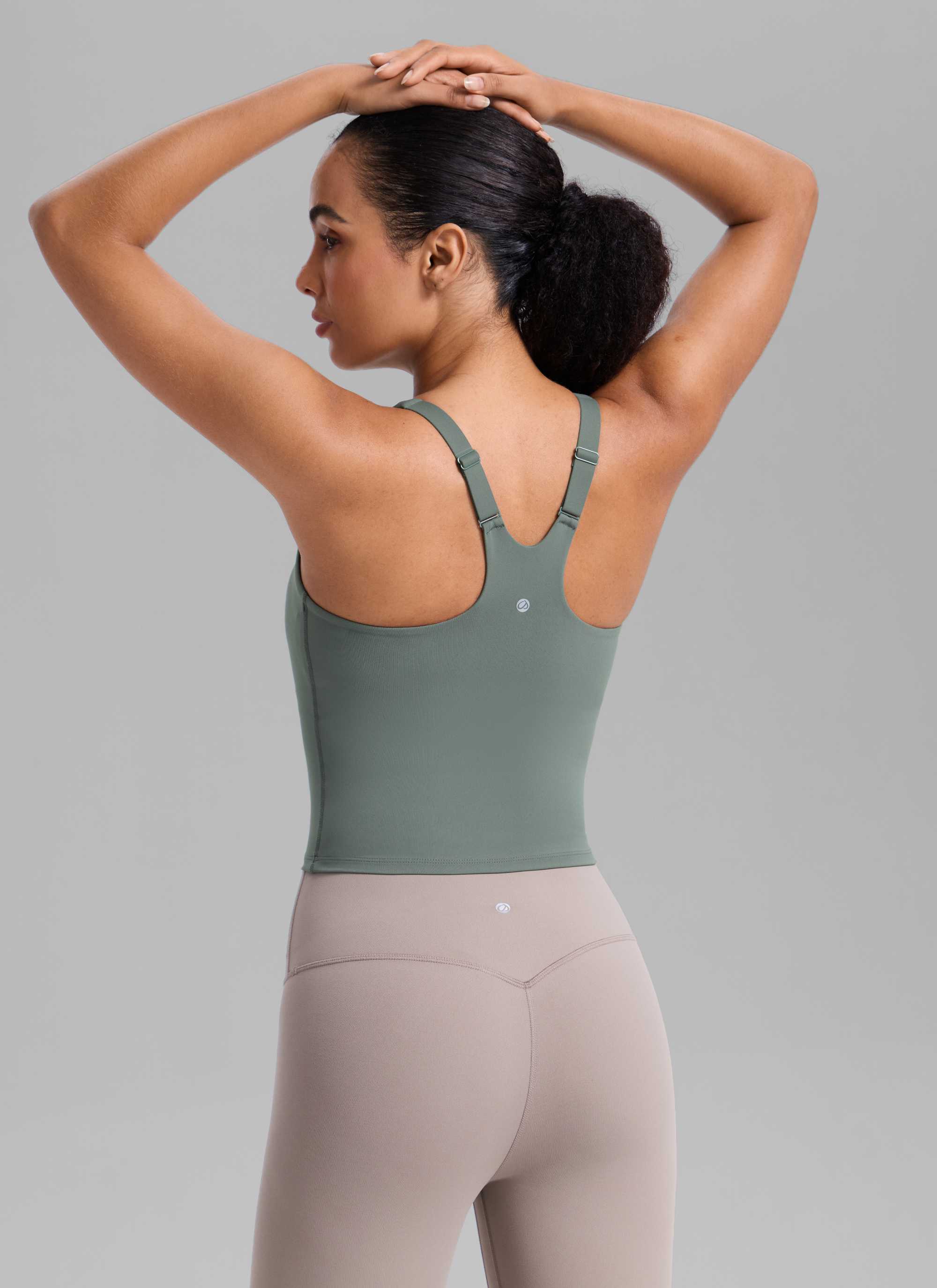CRZ YOGA レディースButterlift ワークアウト用 Vネック レーサーバック ブラ付きタンクトップ グレー・セージ