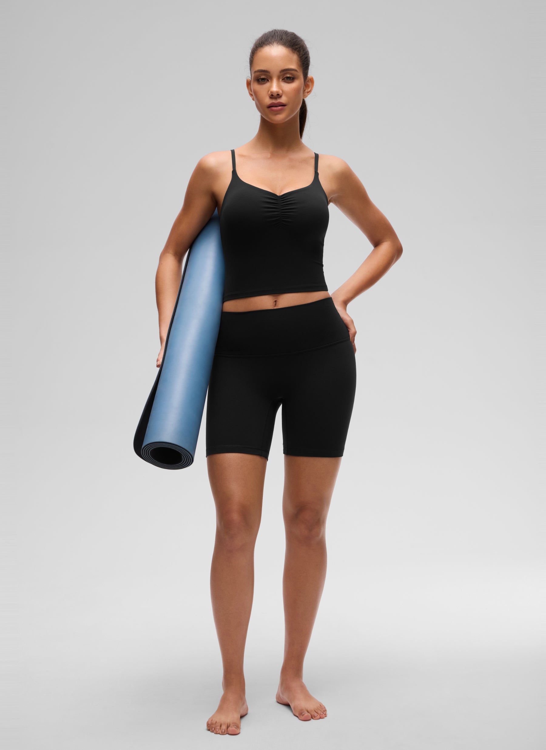 CRZ YOGA レディース Butterluxe ヨガ ギャザー Vネック Uバック クロップ パッド入りタンク ブラック