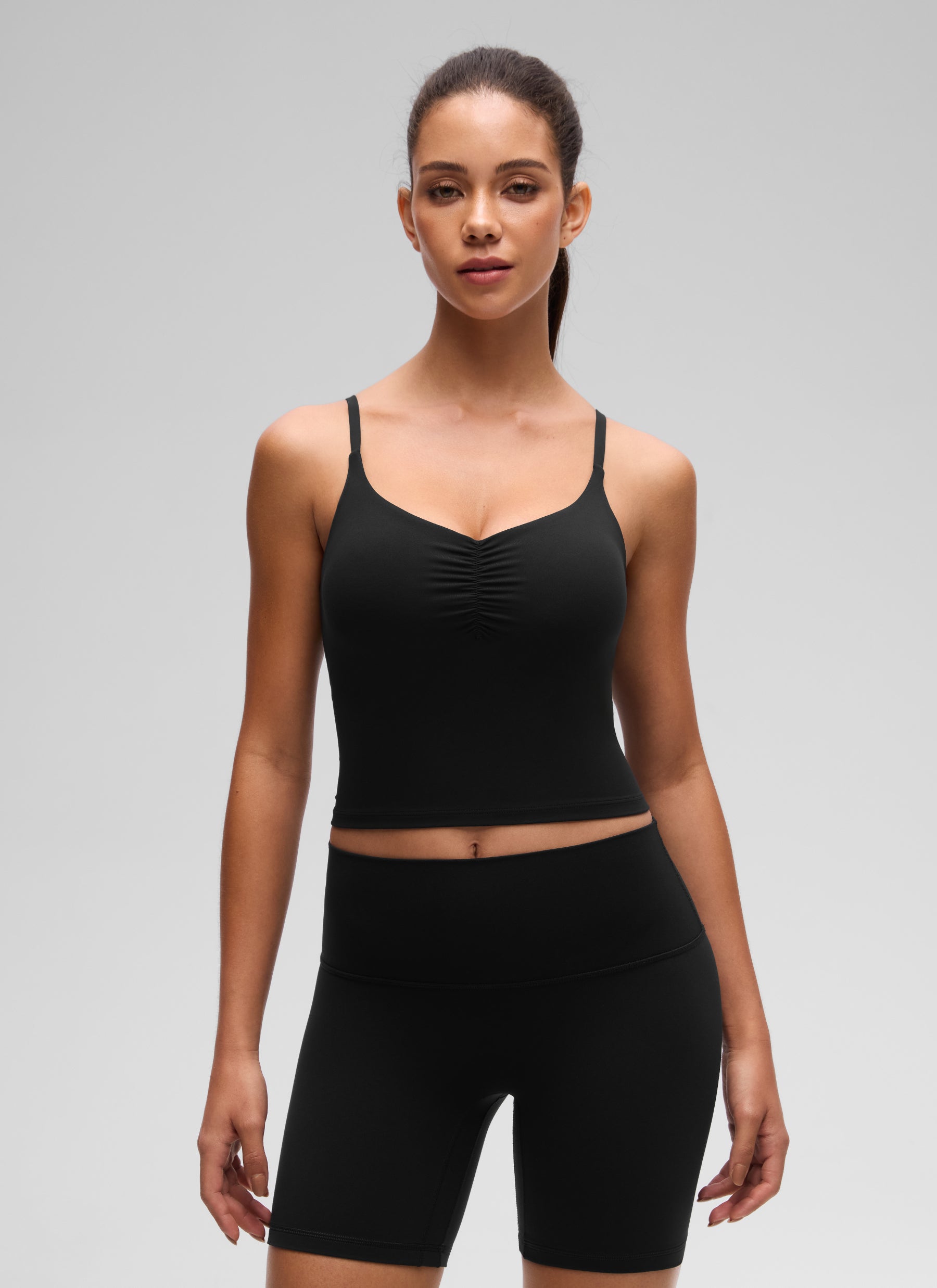 CRZ YOGA レディース Butterluxe ヨガ ギャザー Vネック Uバック クロップ パッド入りタンク ブラック