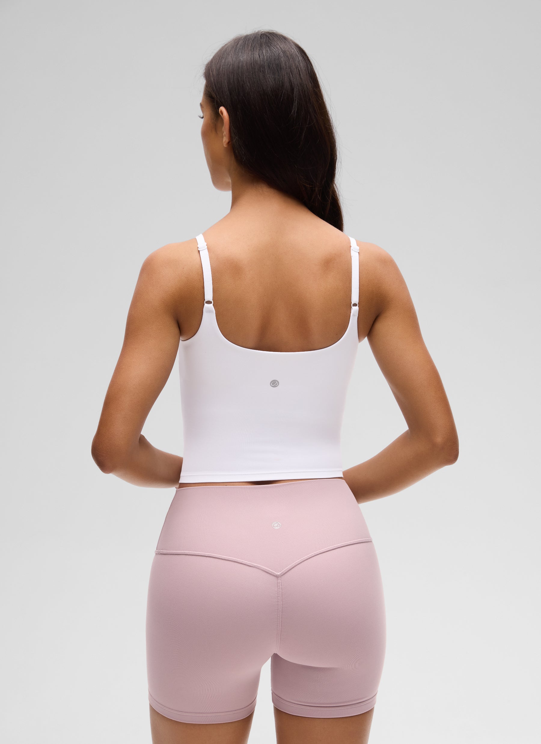 CRZ YOGA レディース Butterluxe ヨガ ギャザー Vネック Uバック クロップ パッド入りタンク ホワイト