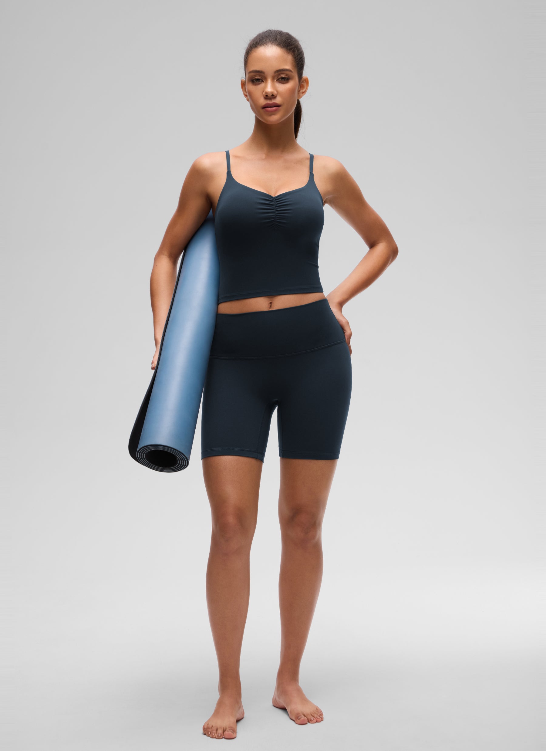 CRZ YOGA レディース Butterluxe ヨガ ギャザー Vネック Uバック クロップ パッド入りタンク トゥルーネービー