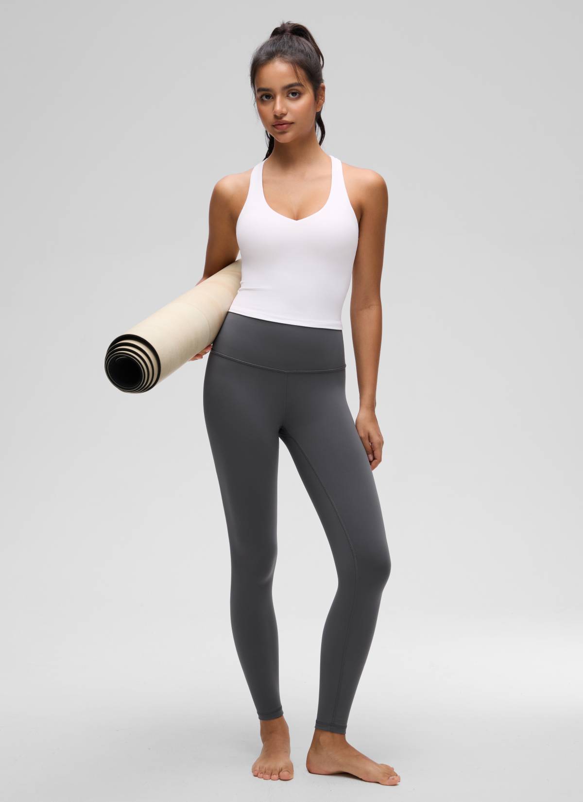 CRZ YOGA レディース Butterluxe ヨガ Vネック レーサーバック インナーブラ付きタンクトップ ホワイト