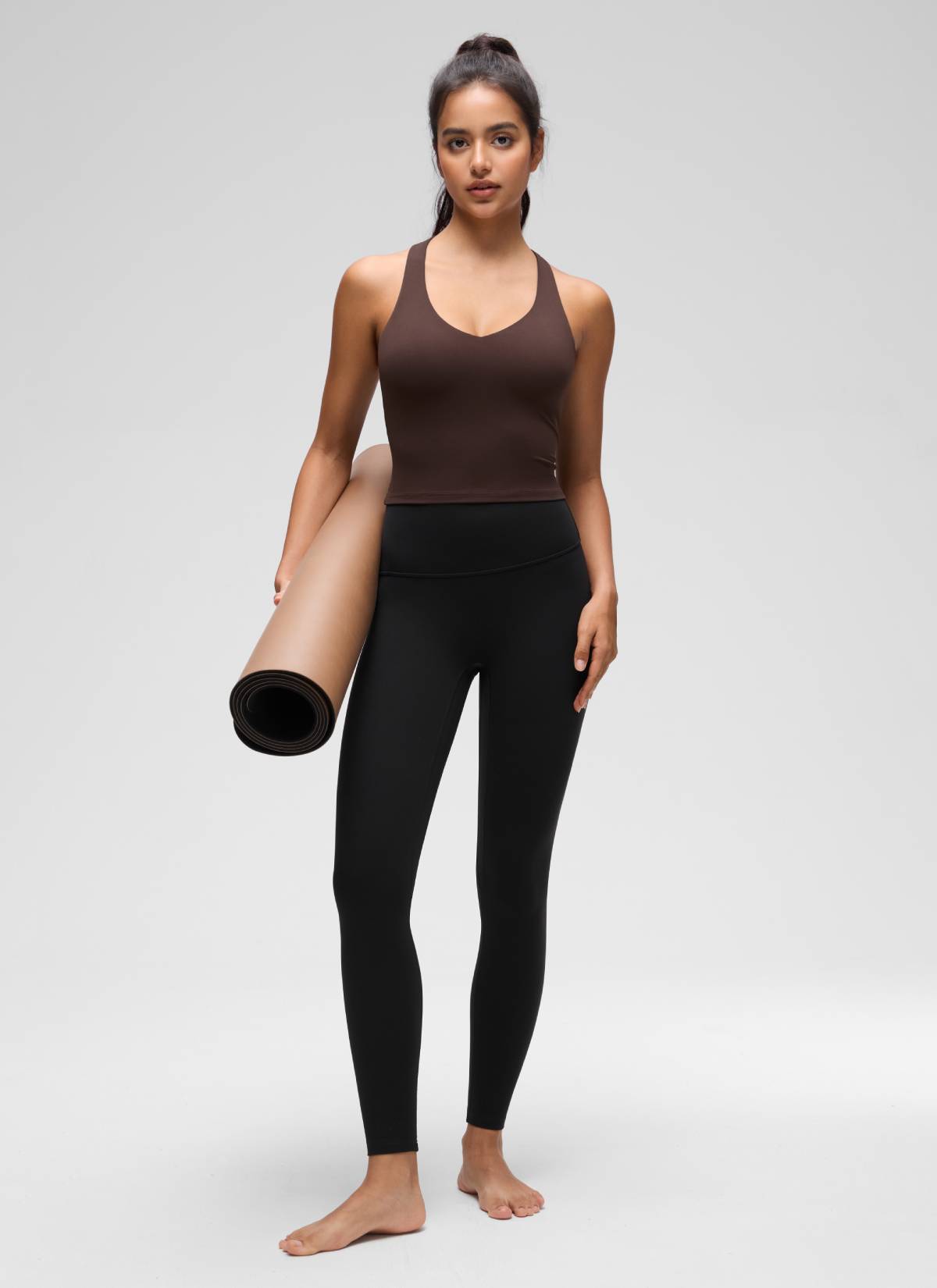 CRZ YOGA レディース Butterluxe ヨガ Vネック レーサーバック インナーブラ付きタンクトップ ホットファッジブラウン