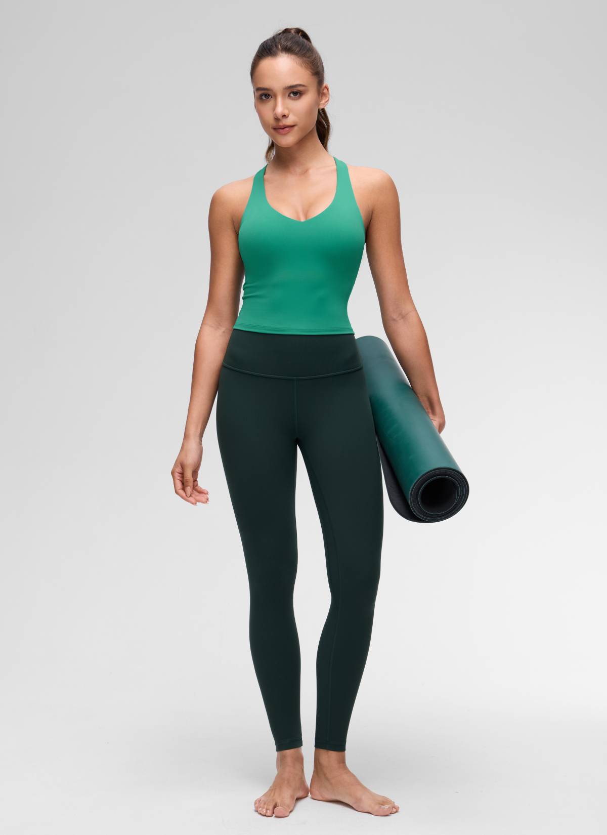 CRZ YOGA レディース Butterluxe ヨガ Vネック レーサーバック インナーブラ付きタンクトップ カスケディアグリーン