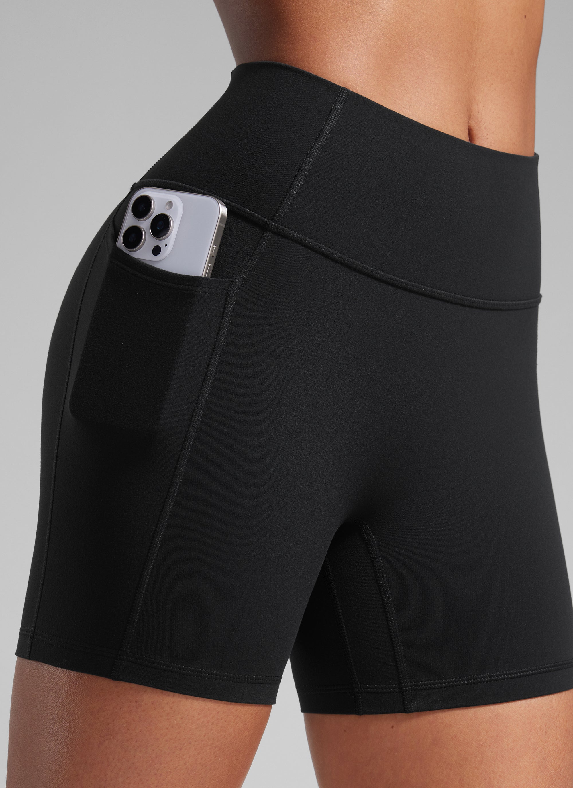 CRZ YOGAButterlift レディース スクラッチバット フロントシームなし ポケット付き バイカーショーツ 5インチ ブラック