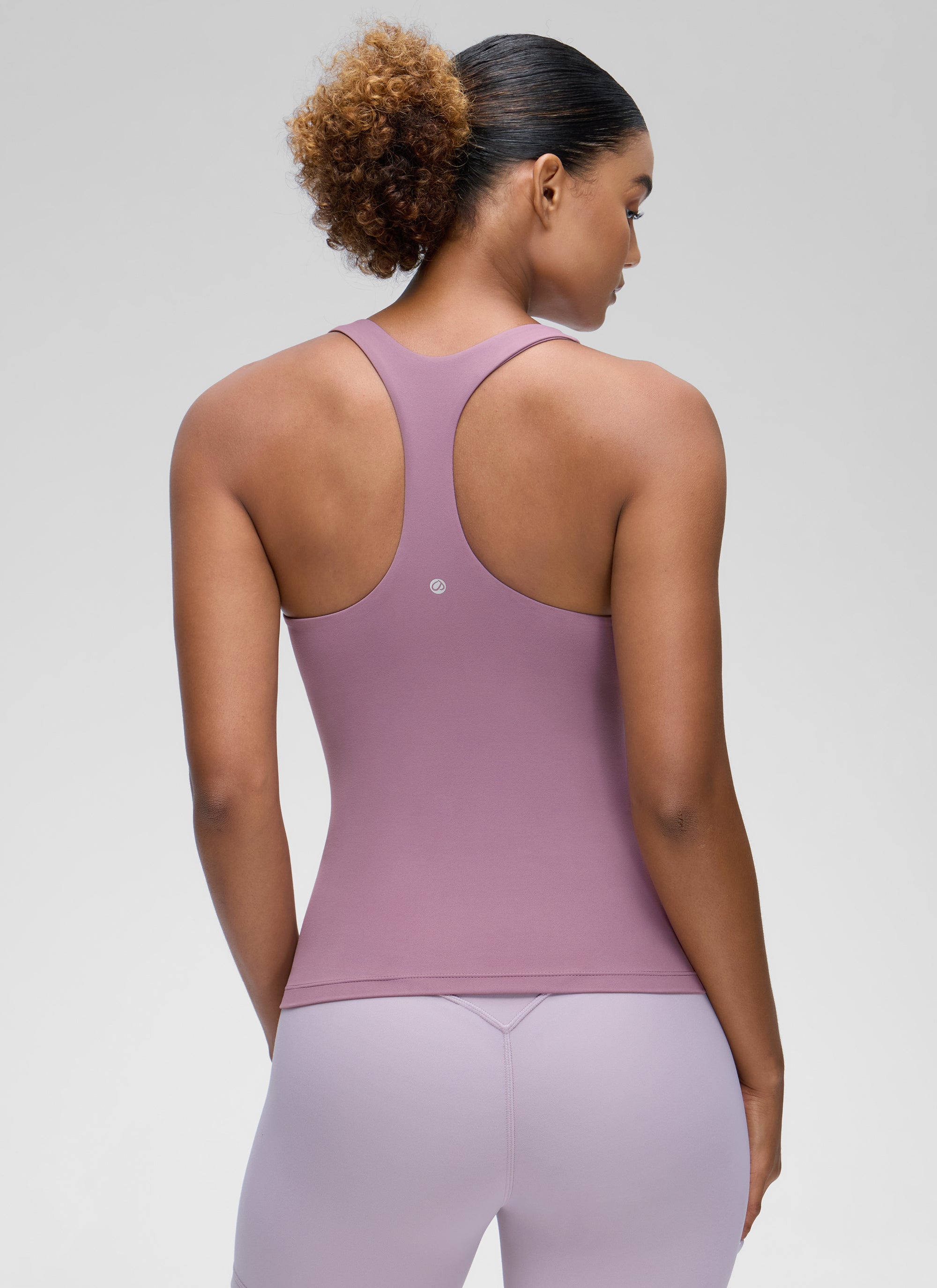 CRZ YOGA レディース ヨガ タイトフィット トップスButterluxe ブラ付きタンクトップ ライトラベンダー